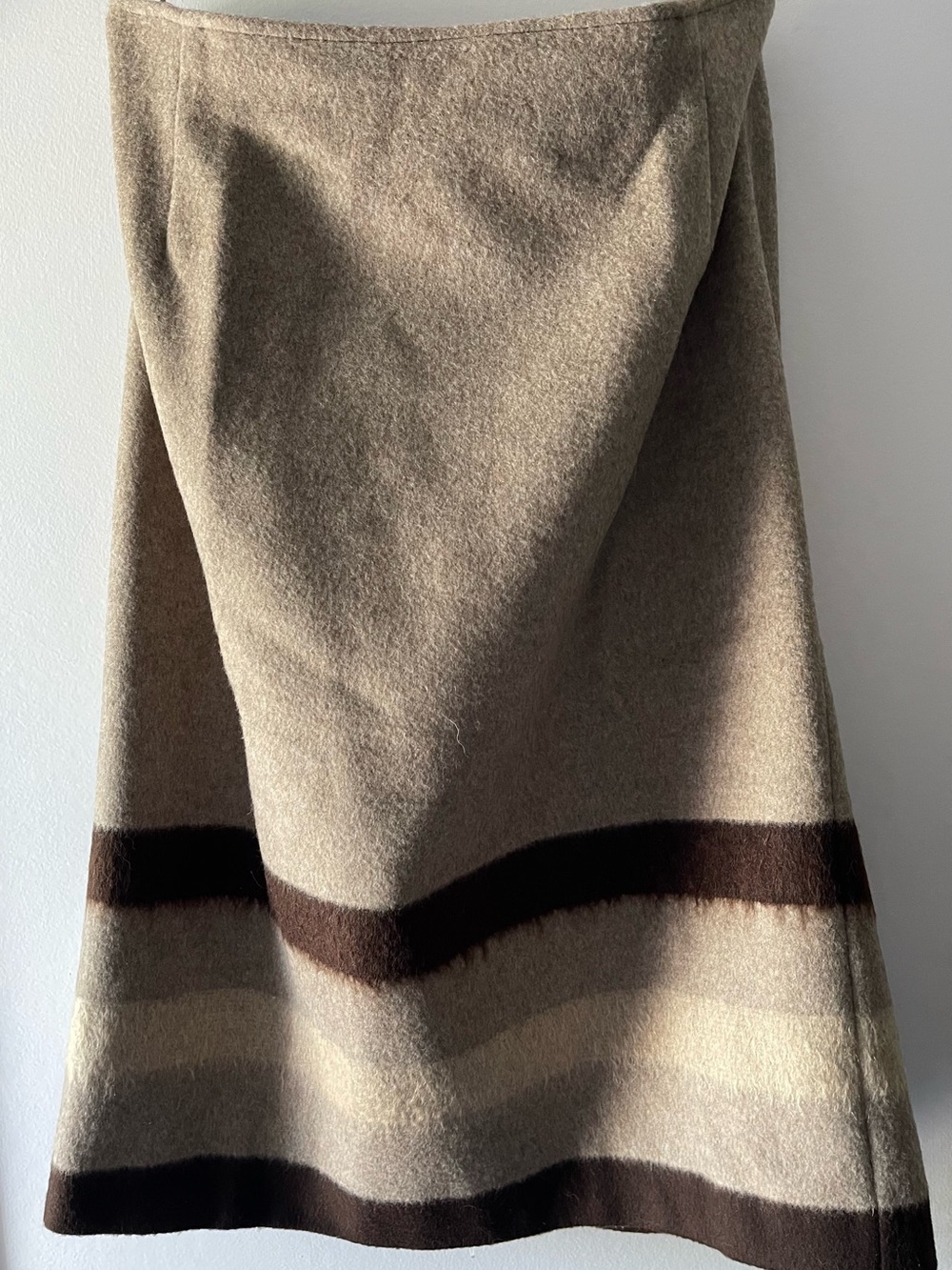 MAX MARA VIRGIN WOOL & MOHAIR KNNE LENGTH SKIRT IN TAUPE & BROWN NEUTRALS SZ 12 - Picture 2 of 7